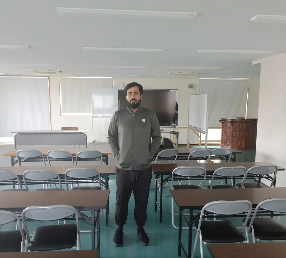 Faruukh Nadeem in an international classroom